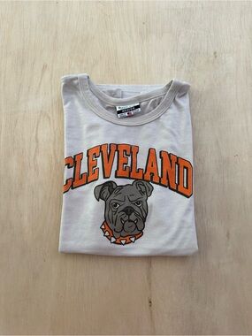 Cream Cleveland Bulldog Graphic Tee Women’s Medium